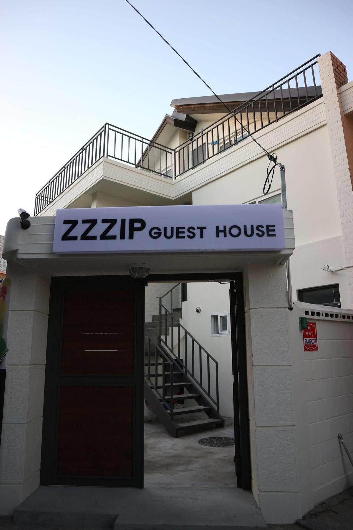 Zzzip Guesthouse In Hongdae Seoul Exteriör bild